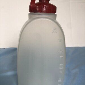 Rubbermaid 2 Qt 64 oz Drink Container Pitcher Drink Bottle w Flip Lid #G5